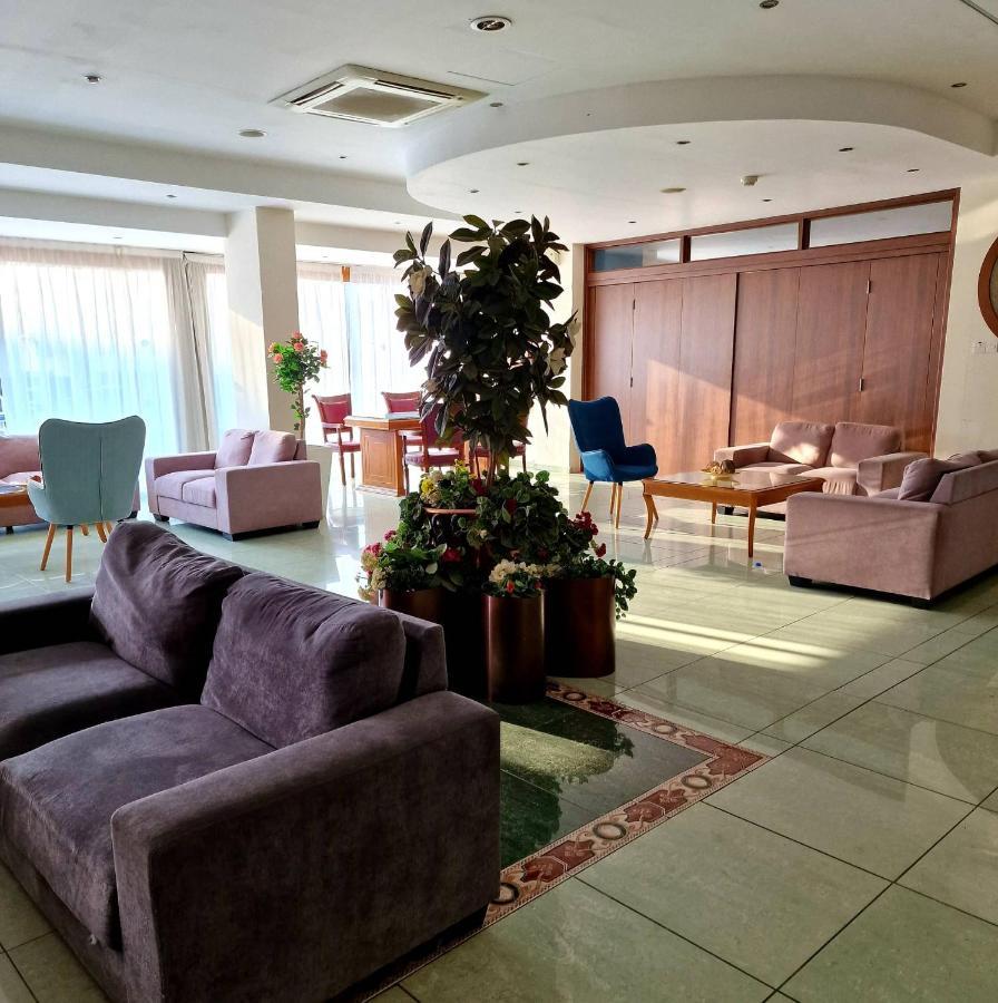 M. Moniatis Hotel Limassol Luaran gambar