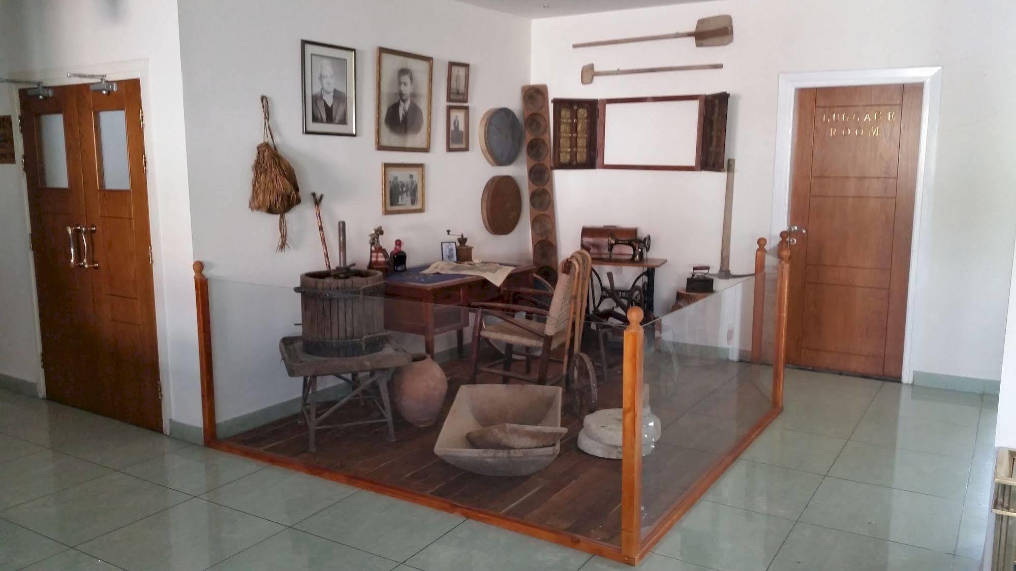 M. Moniatis Hotel Limassol Luaran gambar