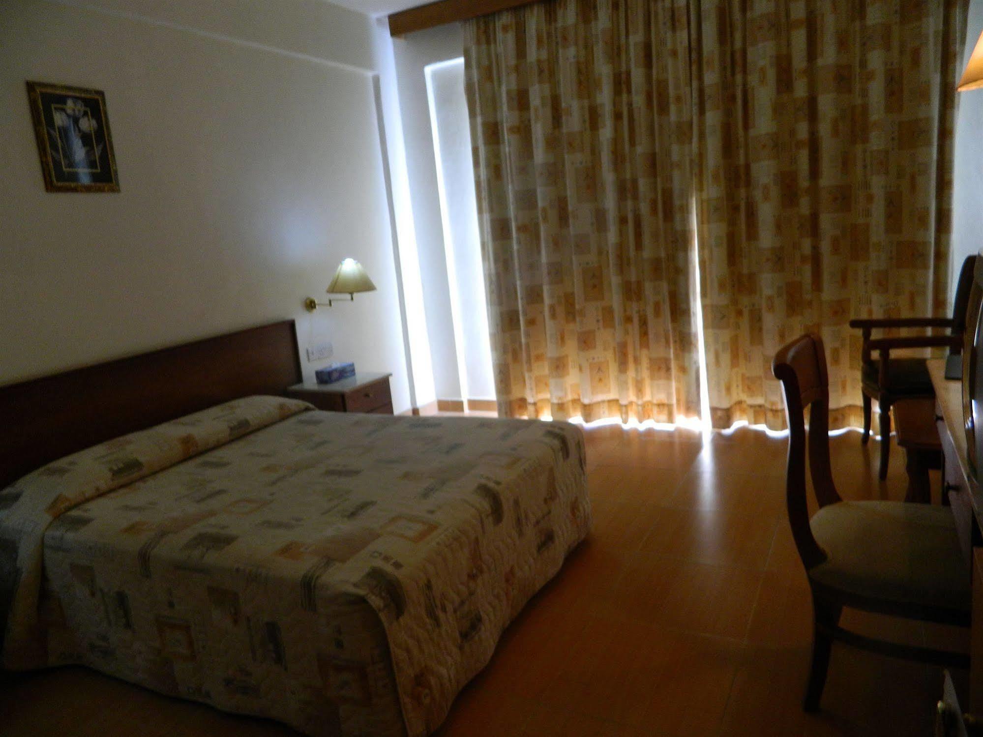 M. Moniatis Hotel Limassol Luaran gambar