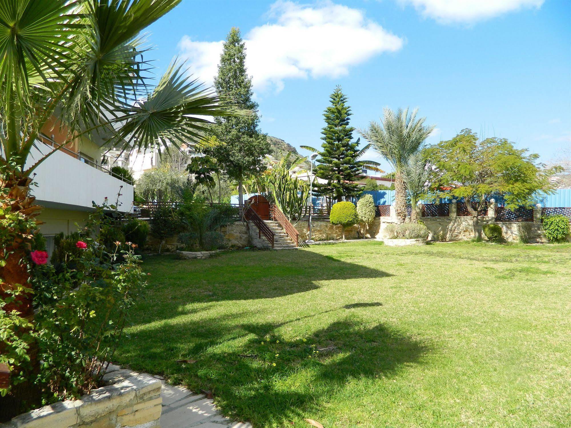 M. Moniatis Hotel Limassol Luaran gambar
