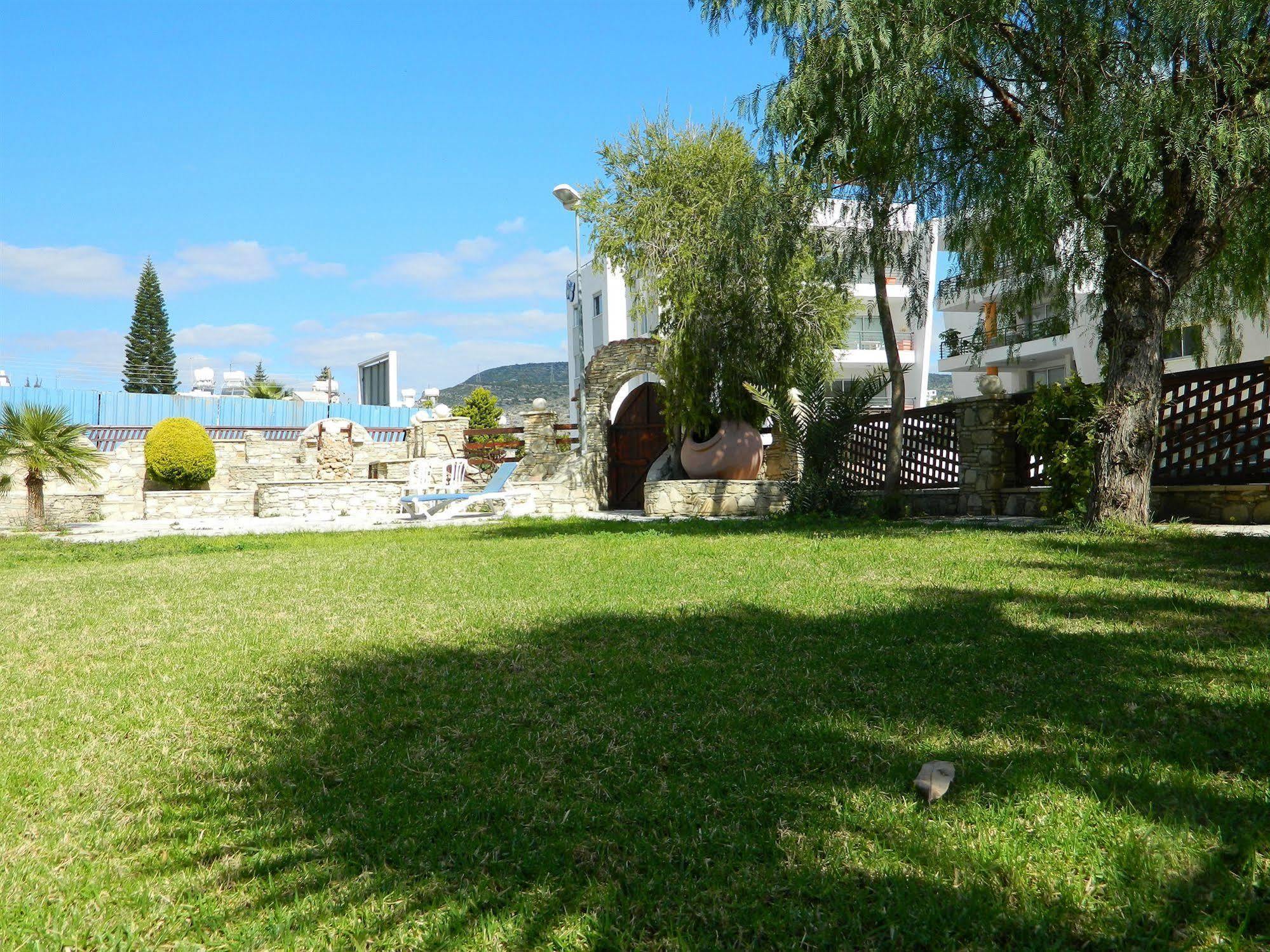 M. Moniatis Hotel Limassol Luaran gambar