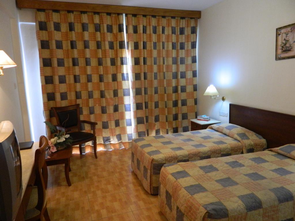 M. Moniatis Hotel Limassol Luaran gambar