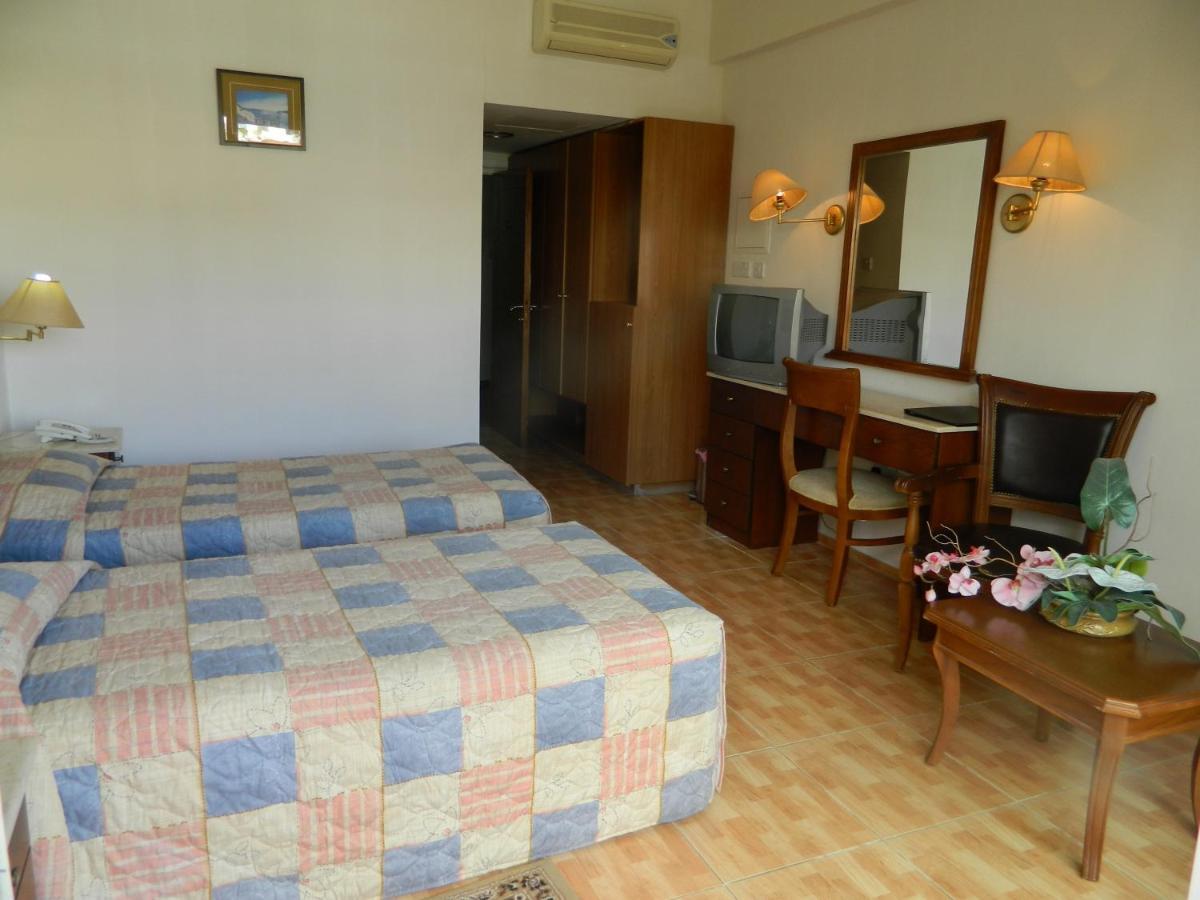 M. Moniatis Hotel Limassol Luaran gambar